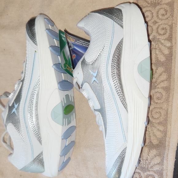 Aetrex  Walking Shoes. - Picture 9 of 11